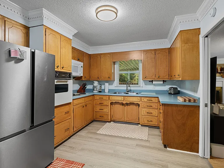 2407 E Main St — Photo 7
