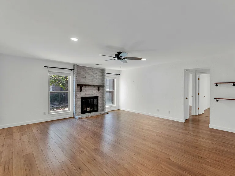 3033 SW Lydia Ave #107 — Photo 1