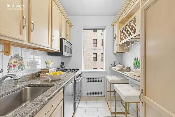 Sold by Sotheby's International Realty | media 5