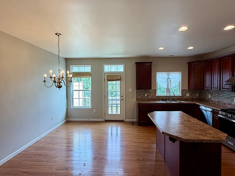 349 Wealdstone Rd — Photo 3