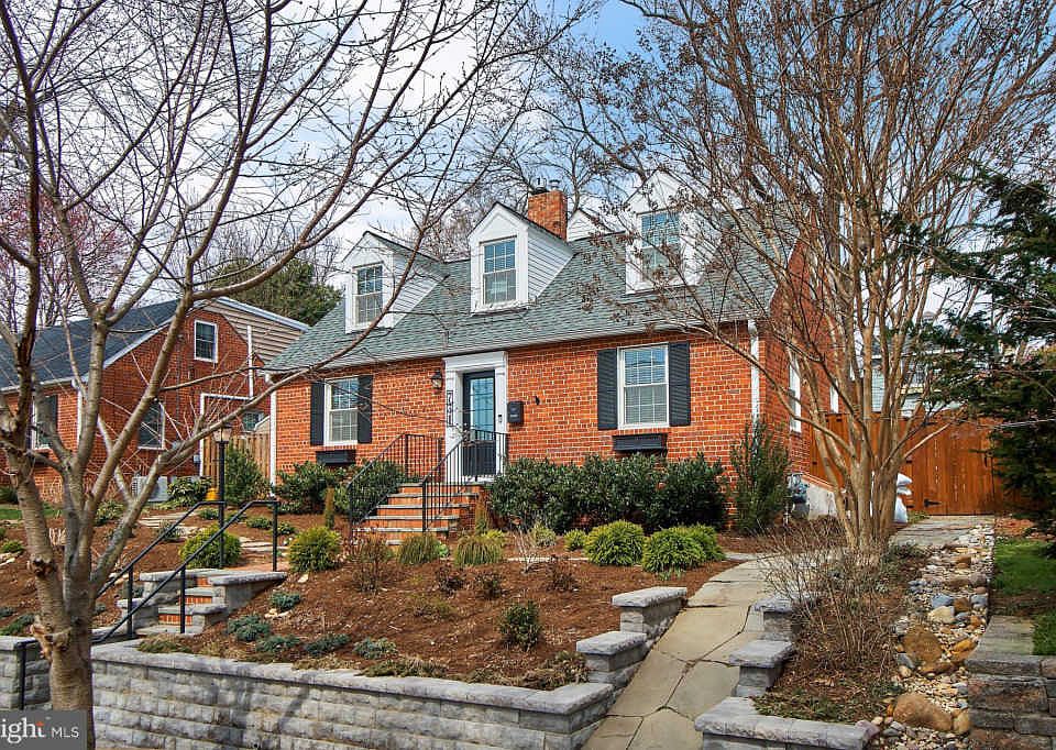 1st image of 731 Upland Pl