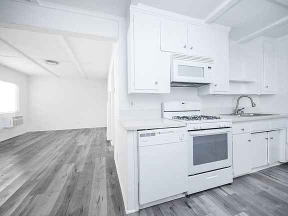 4th image of 14410 Valerio St #93-105