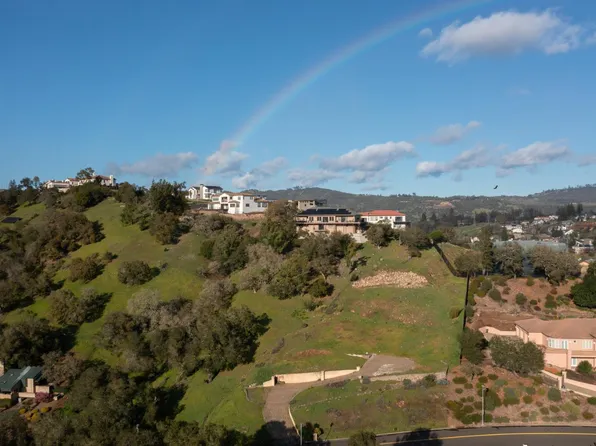 3725 Skyfarm Drive, Santa Rosa, CA 95403