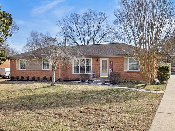3rd image of 2140 Memorial Dr