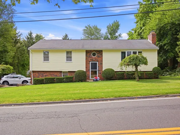 12 Kensington Ave, East Longmeadow, MA 01028