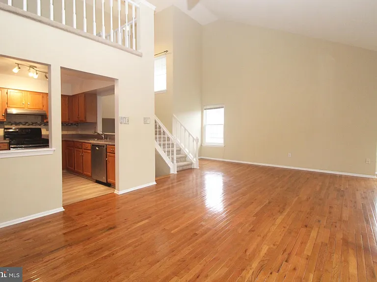 262 Andover Pl — Photo 3