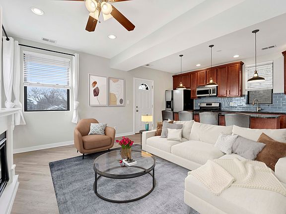 2nd image of 4812 N Hoyne Ave APT 4