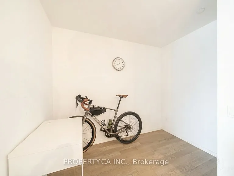12 Bonnycastle St #422 — Photo 8