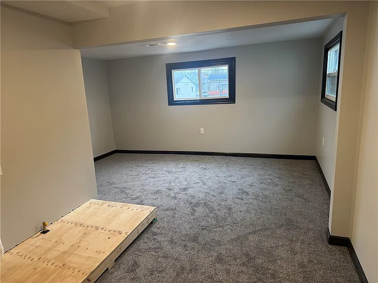 112 S Main St — Photo 14