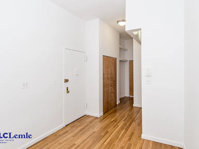 204 E 25th St #1FW — Photo 2