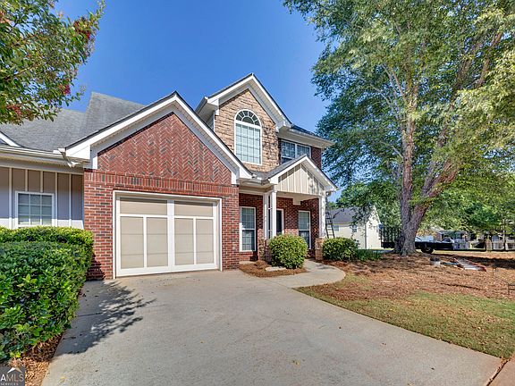 3rd image of 110 Colony Park Ln