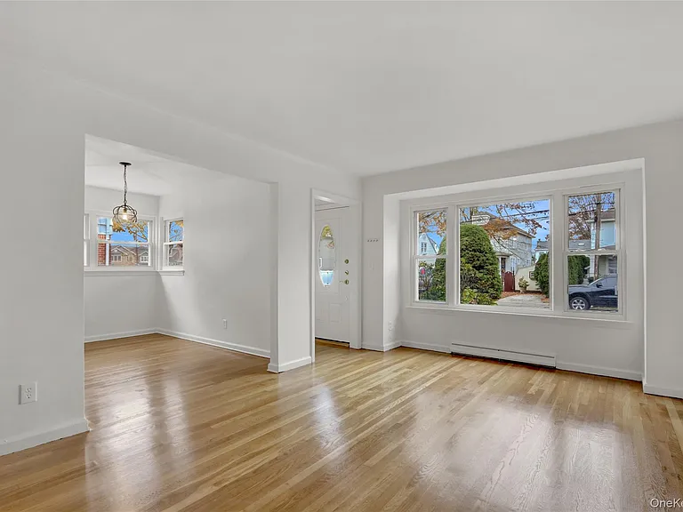 330 Harvard Rd S — Photo 11