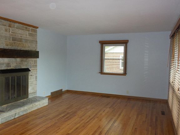 2nd image of 161 Norton Cir
