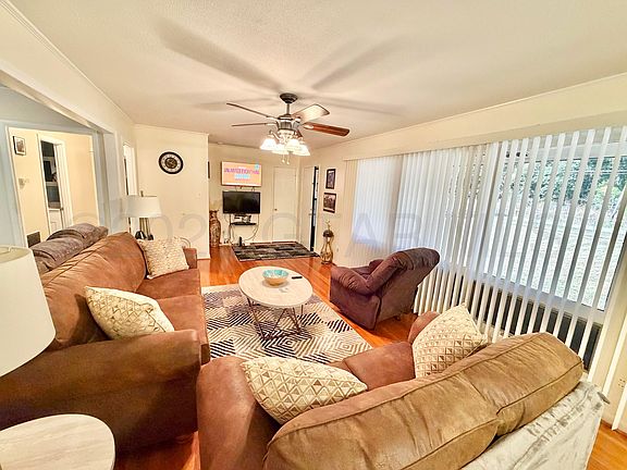 4th image of 602 6th Ave NW
