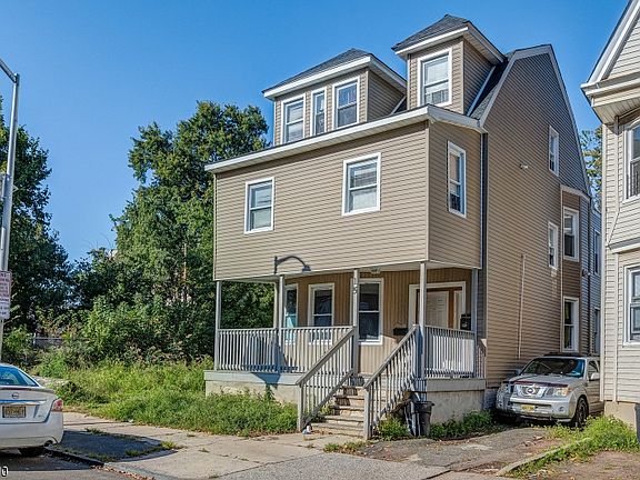 3rd image of 15 N 18th St Floor 2