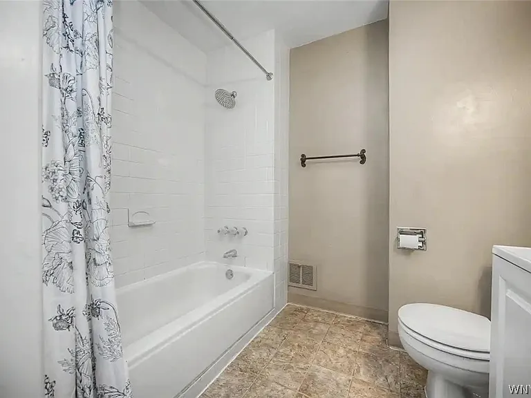 493 Delaware Ave #3 — Photo 21
