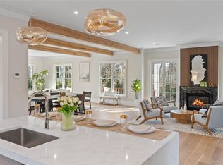 2590 Cox Neck Rd, Mattituck, NY 11952