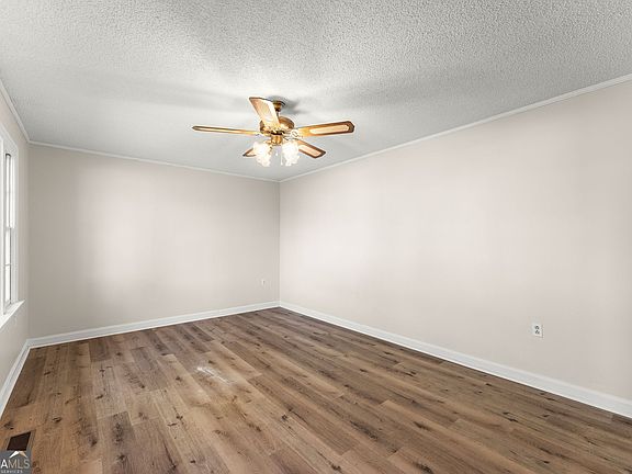 5th image of 55 Maurice Way