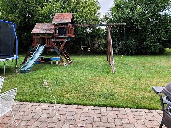 3rd image of 948 Belvedere Dr