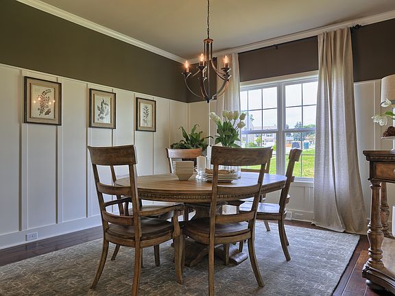 SIMILAR Dining Room