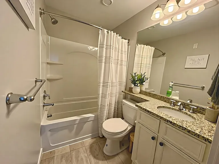 155 N Market St — Photo 5