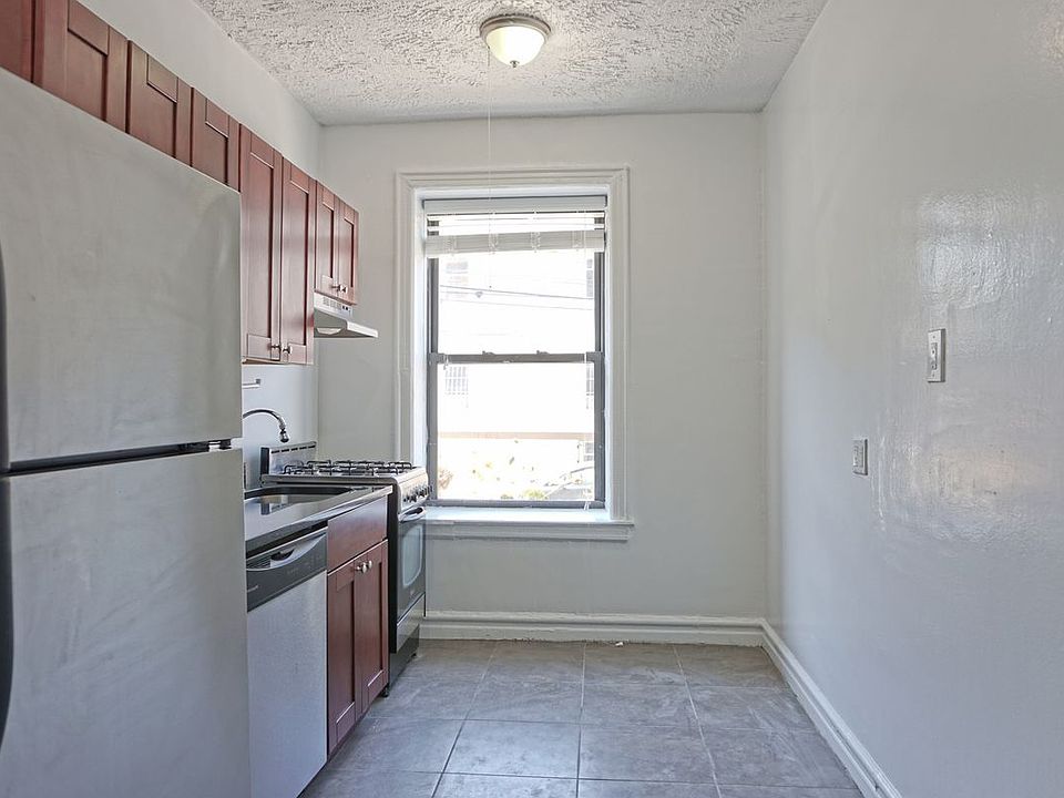 1st image of 2357 31st Dr APT 1D