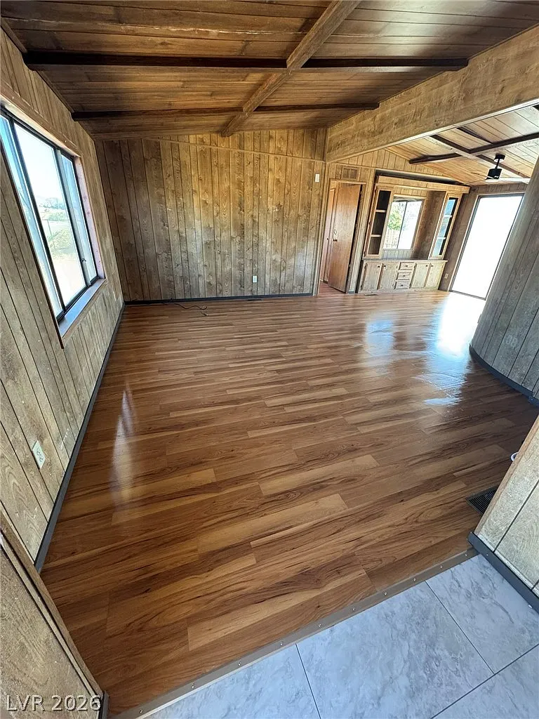 3 bed, 2.0 bath, 1152 sqft, $1,300 — Photo 2