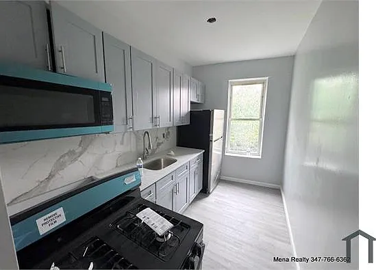 2092 Ryer Ave — Photo 1