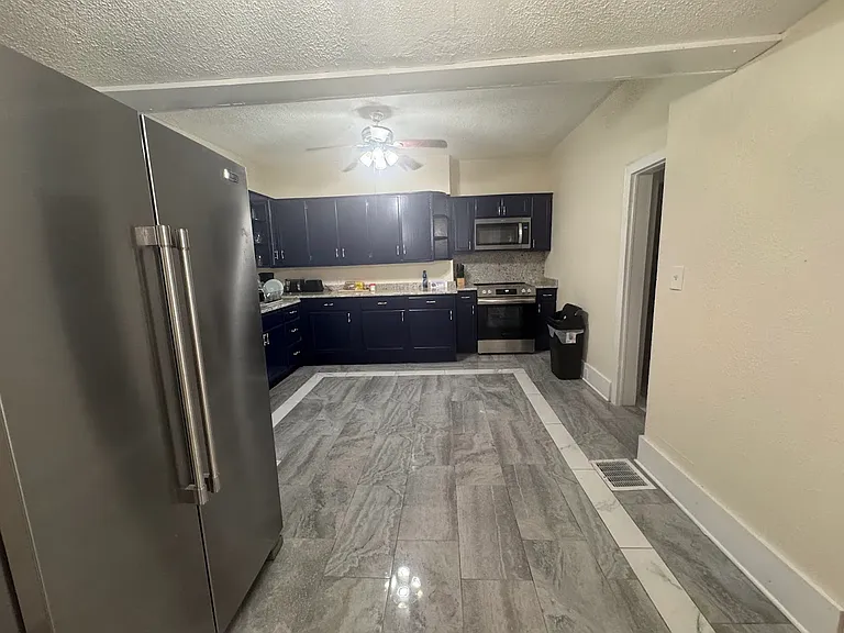 1419 Windsor Ave #5 — Photo 5