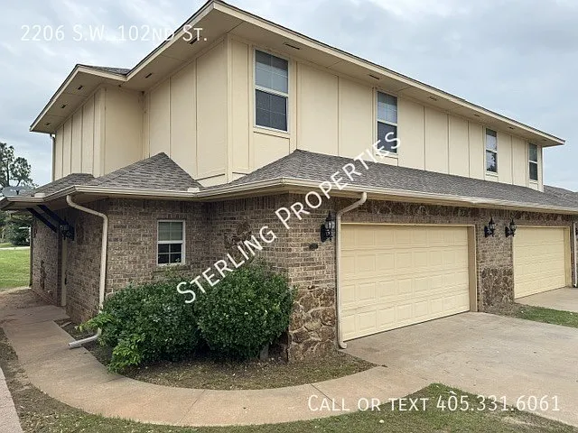 2206 SW 102nd St — Photo 1