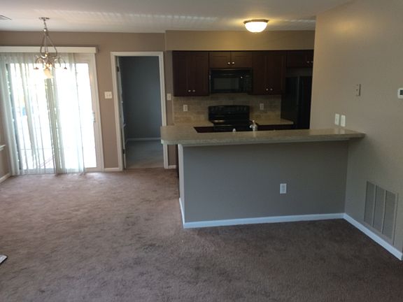 Living room & Kitchen