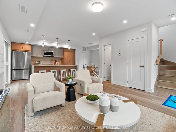 4th image of 34 Poplar Ave Unit 5