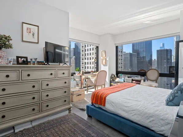 721 5th Avenue 33G image 7 of 8