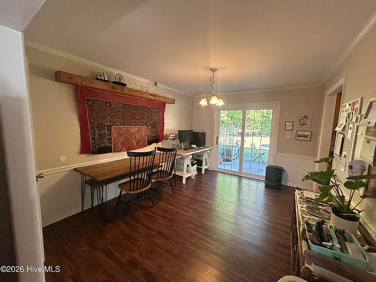 109 Jennie Dr — Photo 4
