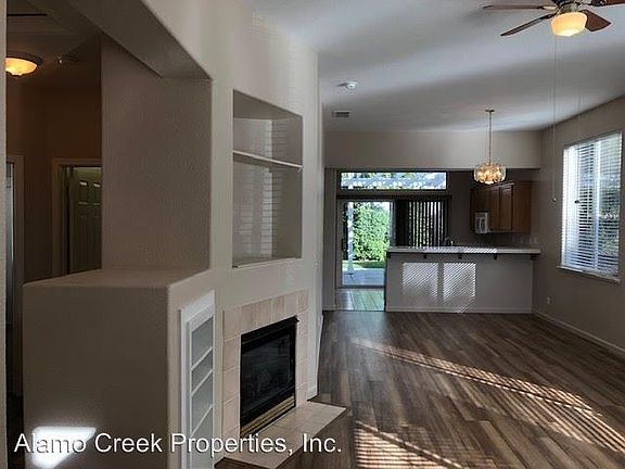 3rd image of 557 Edenderry Dr