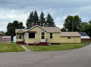 833 E Michigan St, Ishpeming, MI 49849