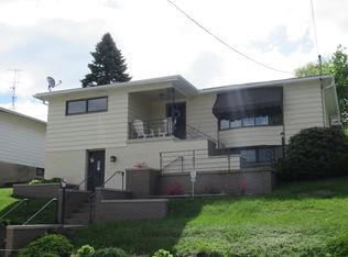 511 4th St #L-26, Dunmore, PA 18512