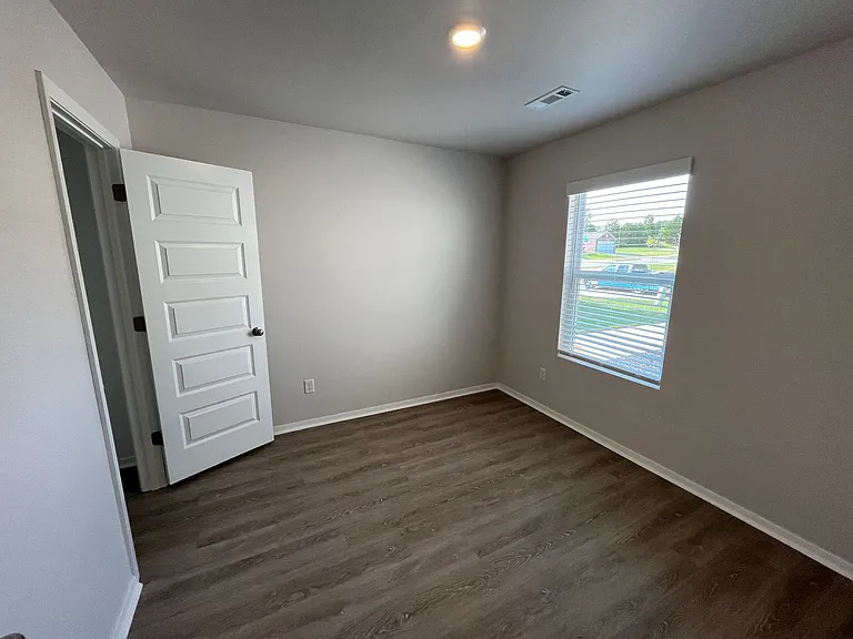 5381 Keystone Ave — Photo 15
