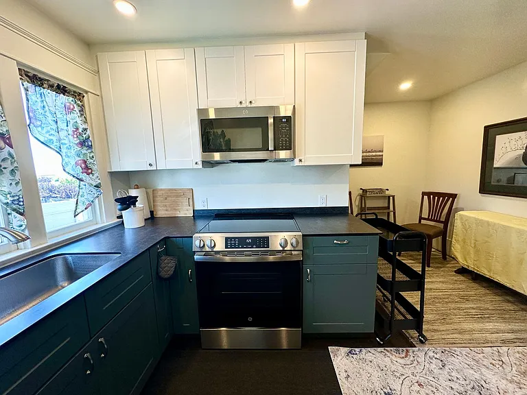 251 15th St #B — Photo 11