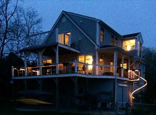 6 S River Dr, Narragansett, RI 02882