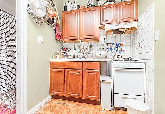 4th image of 797 Franklin Ave APT 3
