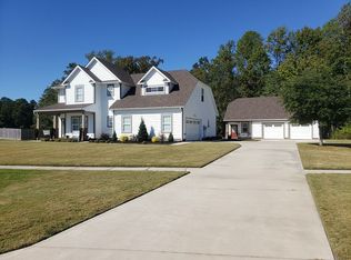 102 Rosedale Ct, Moyock, NC 27958