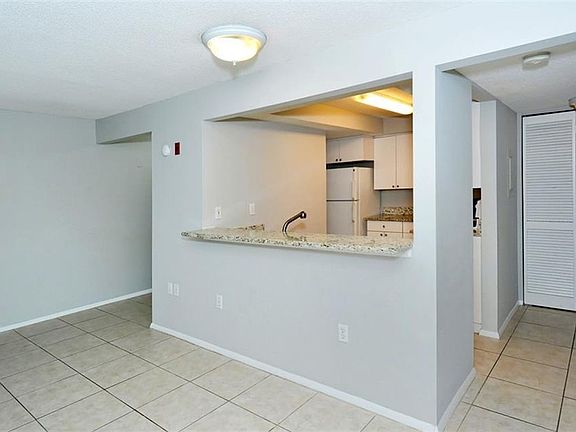 4th image of 2121 Wood St Unit A104