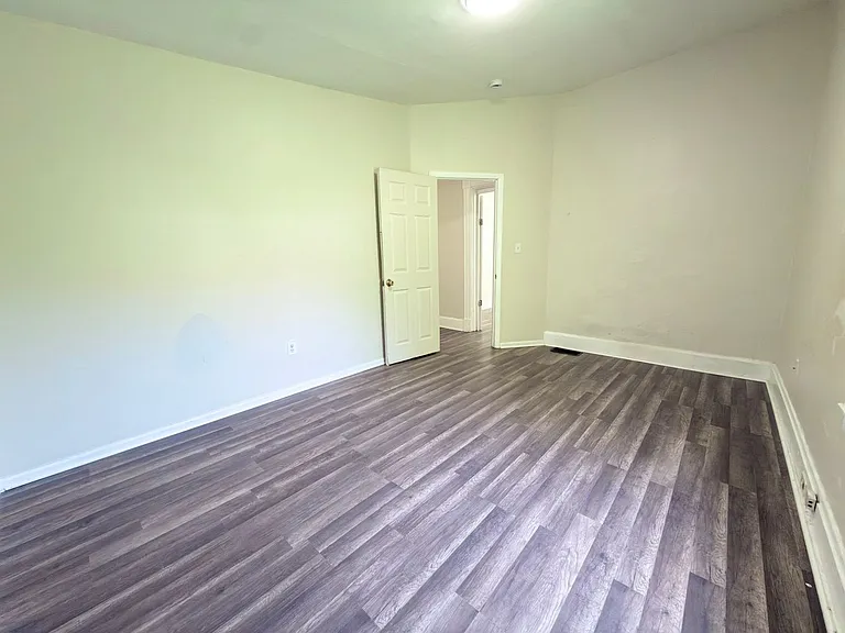 1030 Considine Ave — Photo 17