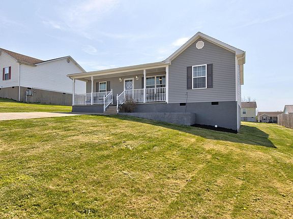 3rd image of 853 Thorn Trace Dr