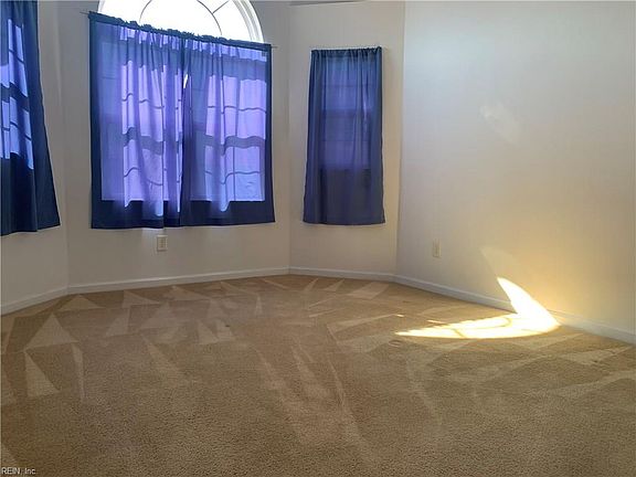 3rd image of 828 Battery Ave
