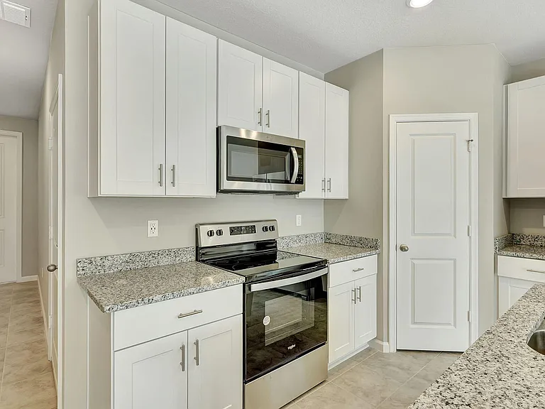 5694 SE Edgewater Cir — Photo 7
