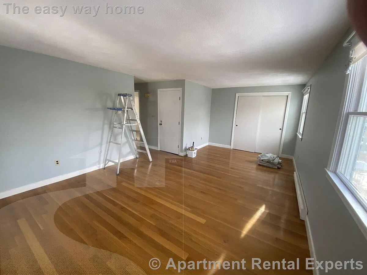 3 bed, 1.0 bath, 1000 sqft, $2,900 — Photo 4