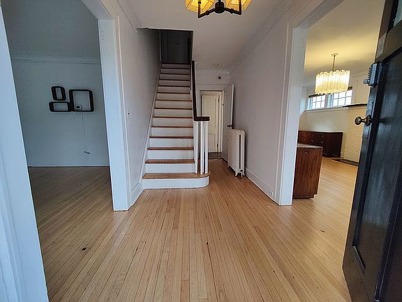 4th image of 544 Passaic Ave