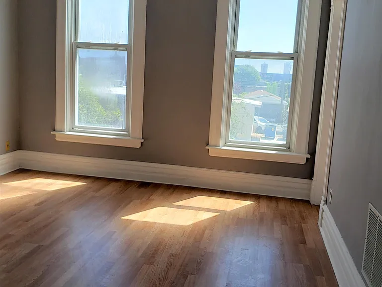 2610 S Normal Ave #2 — Photo 3